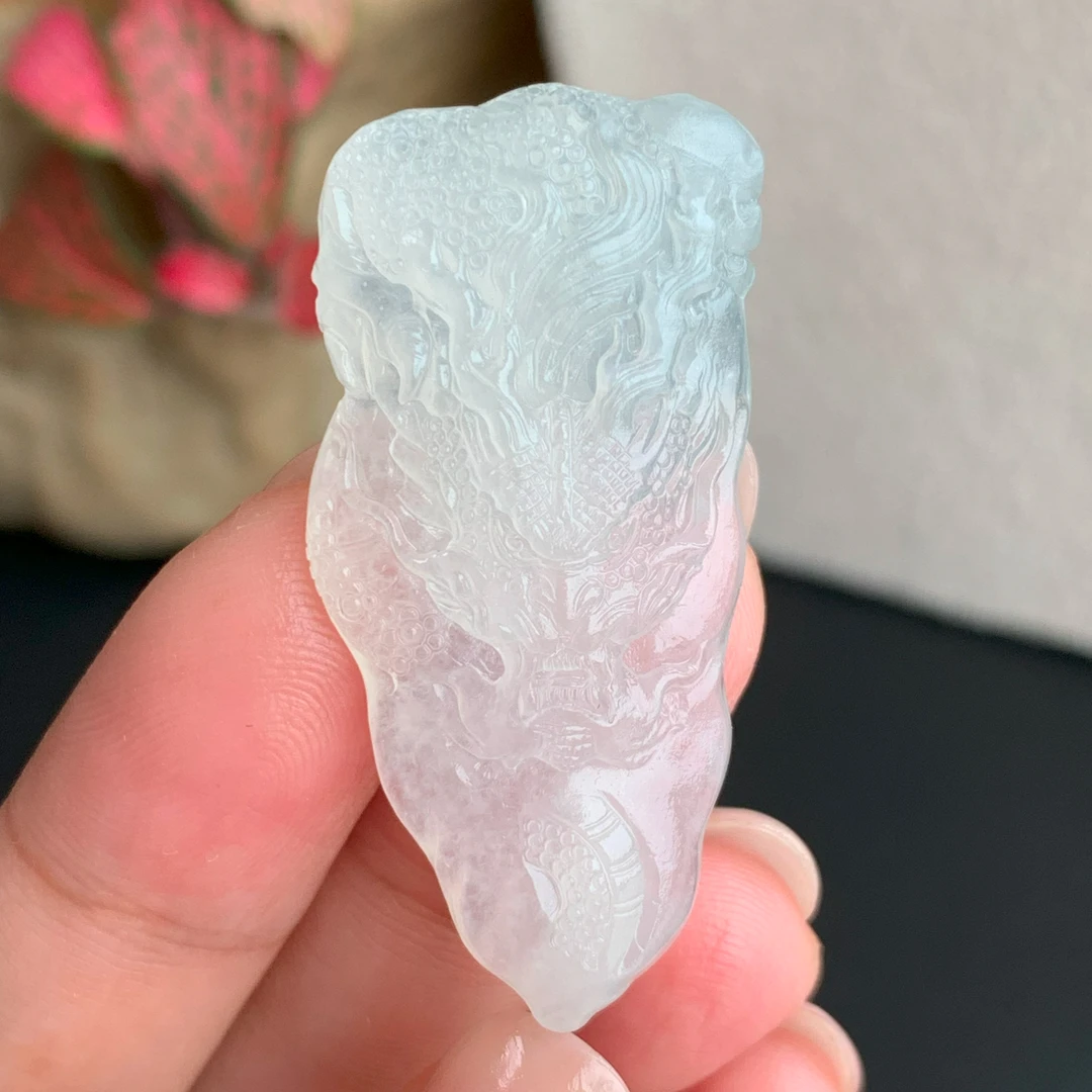 【自然光实拍】清澈 天然翡翠A货白冰种水龙头吊坠 定制毛货未抛光