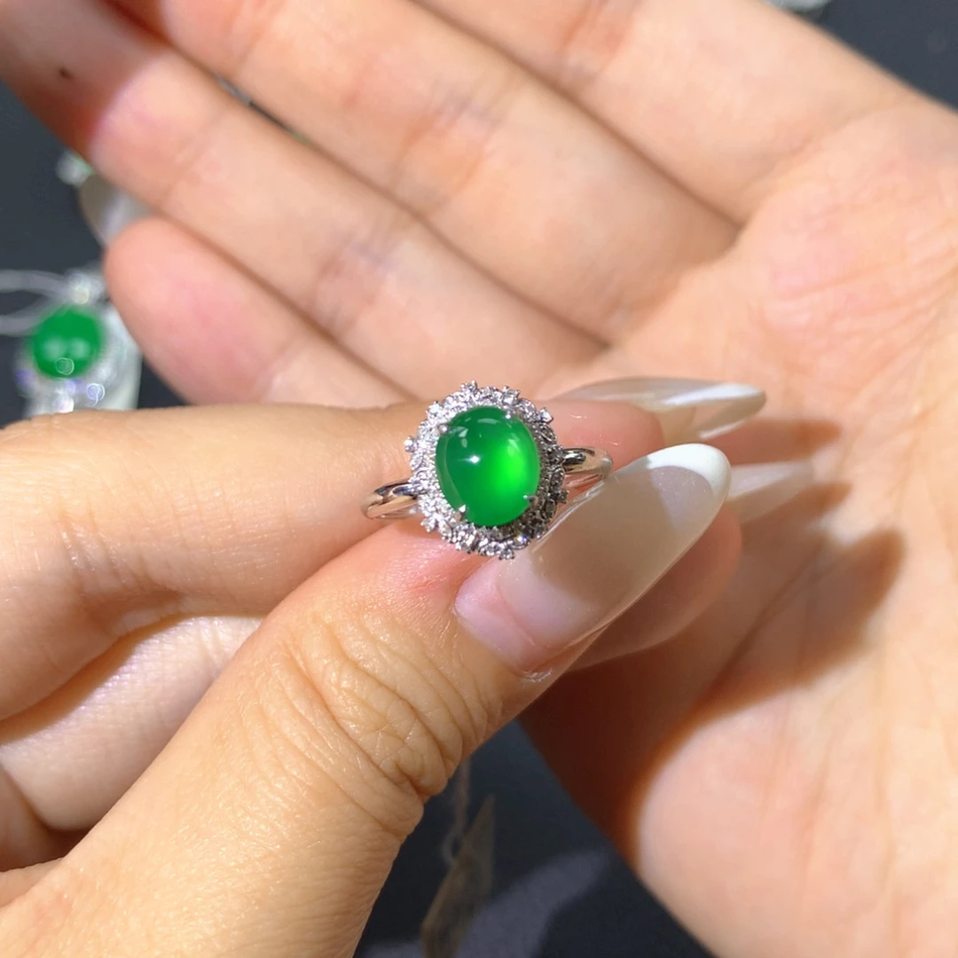 翡翠戒指18K金镶嵌翡翠