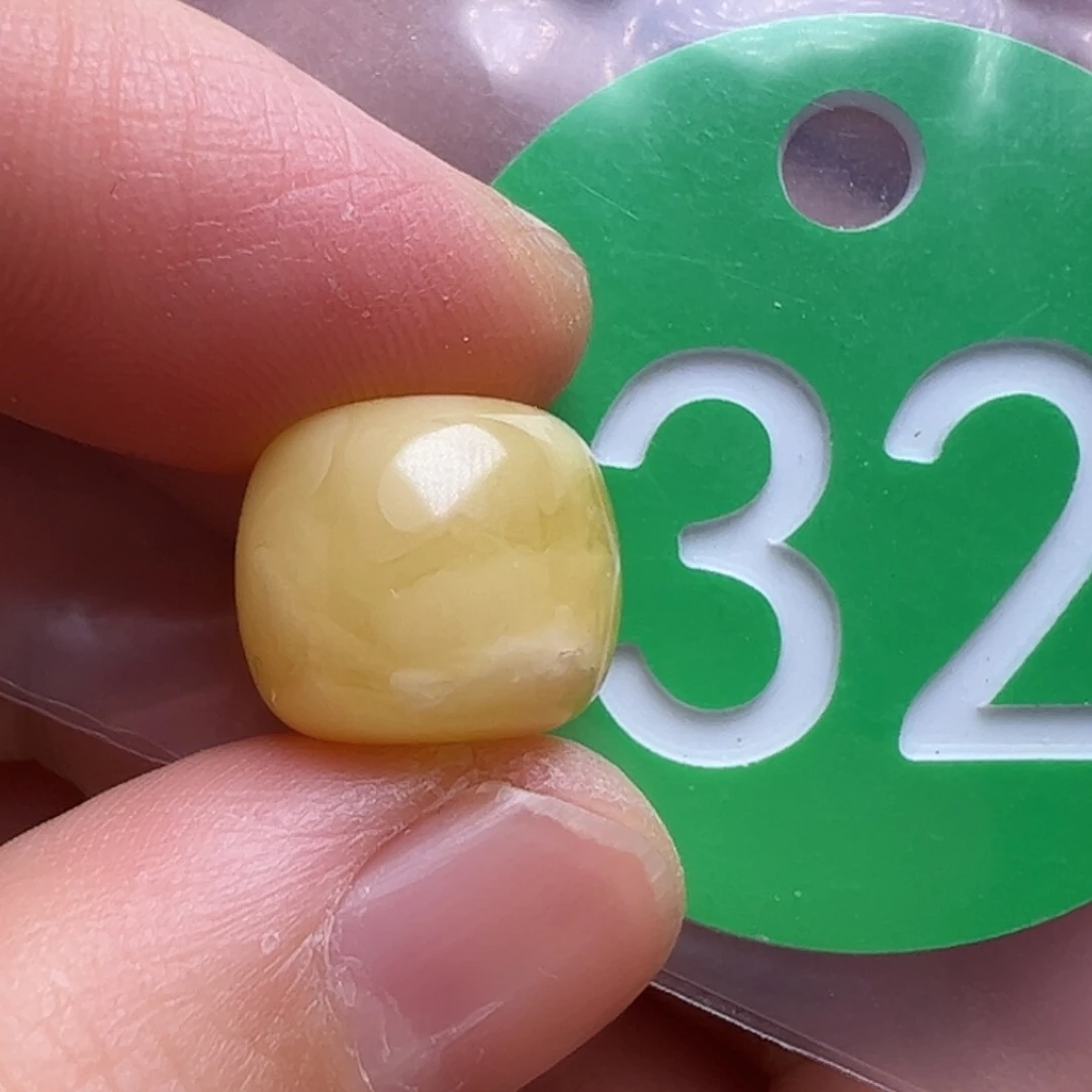蜜蜡未镶嵌珠宝奇石12.3mm划痕