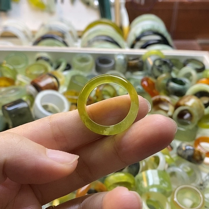 蛇纹石玉未镶嵌手镯沐*鱼