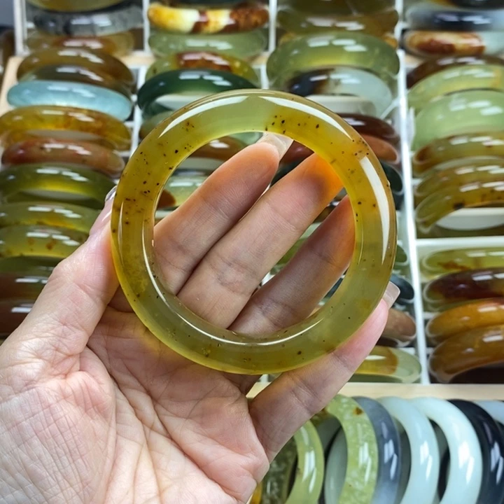蛇纹石玉未镶嵌手镯57