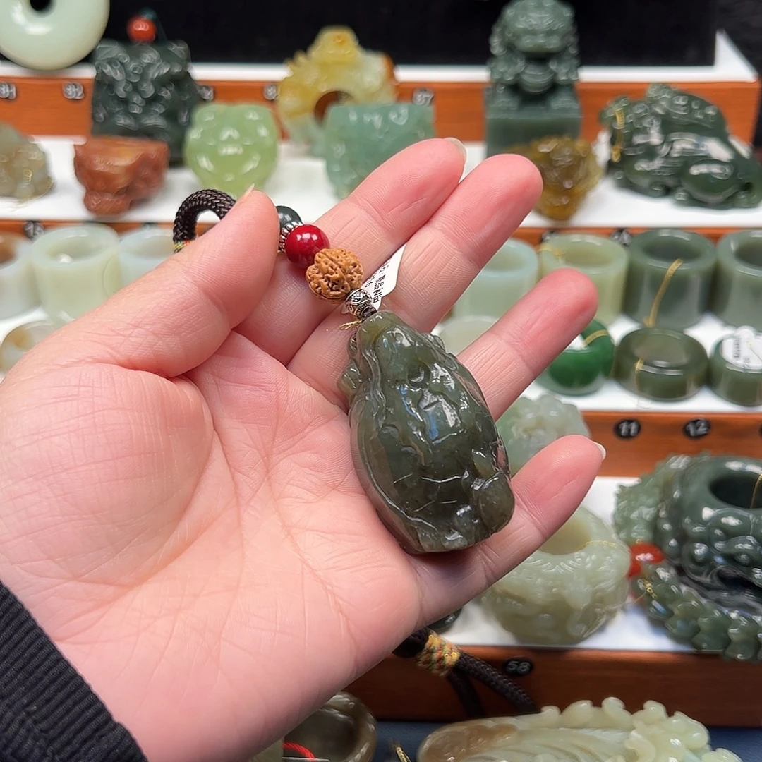和田玉（糖玉）未镶嵌吊坠(不含链)