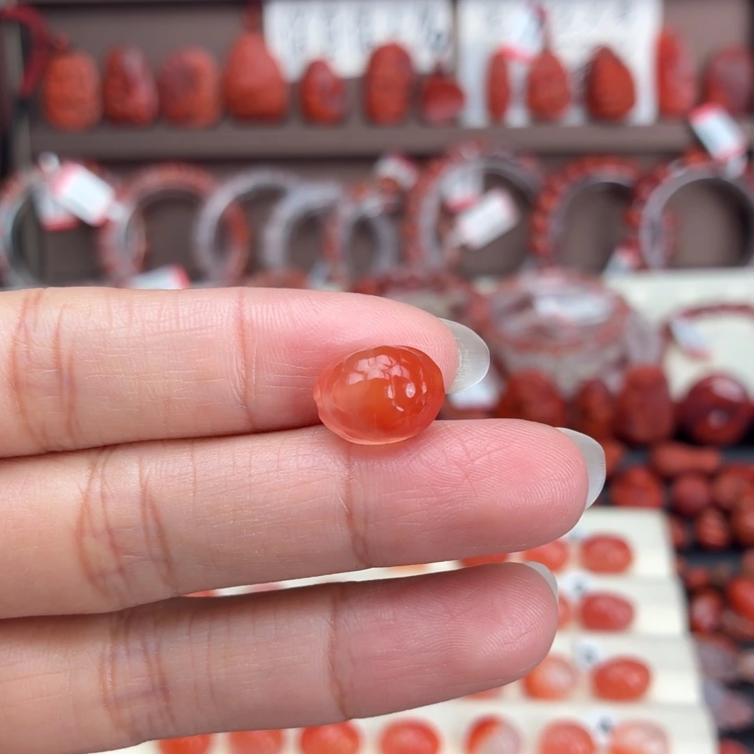 蜜***茶南红玛瑙未镶嵌颈饰富甲