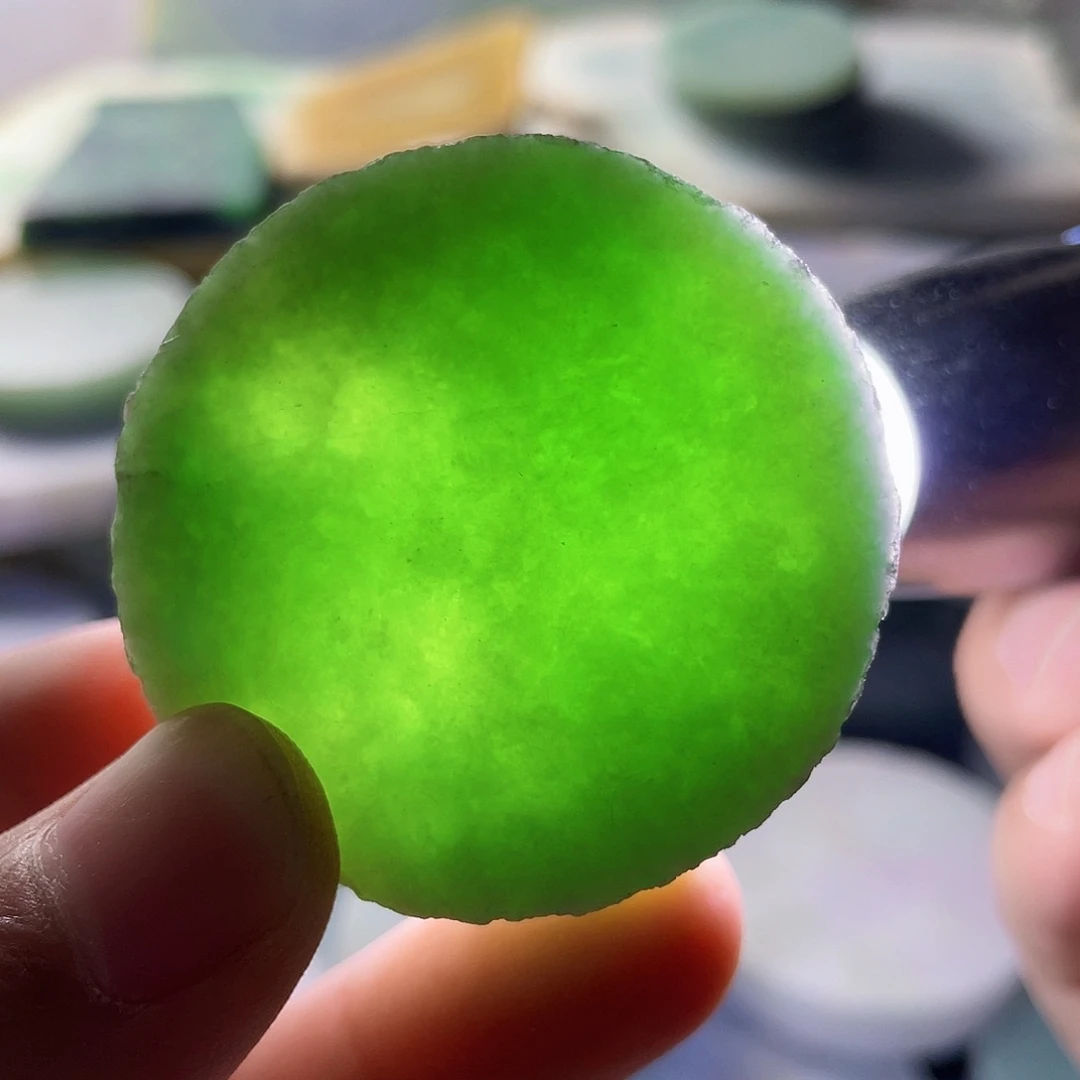 翡翠颈饰未镶嵌毛料86