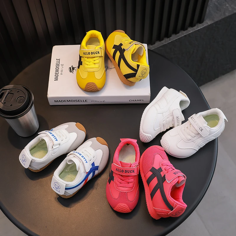 新款儿童运动鞋秋季时尚网面透气男童阿甘女童休闲童鞋