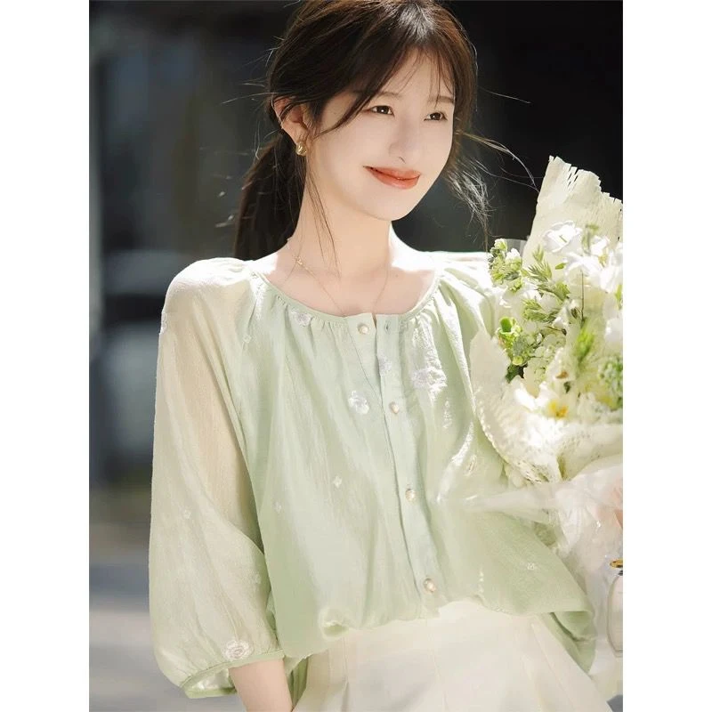 温柔风甜美刺绣短袖衬衫女夏新款法式气质小衫七分袖上衣