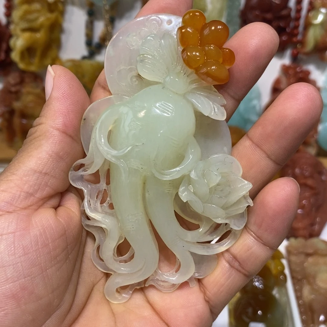 蛇纹石玉未镶嵌颈饰
