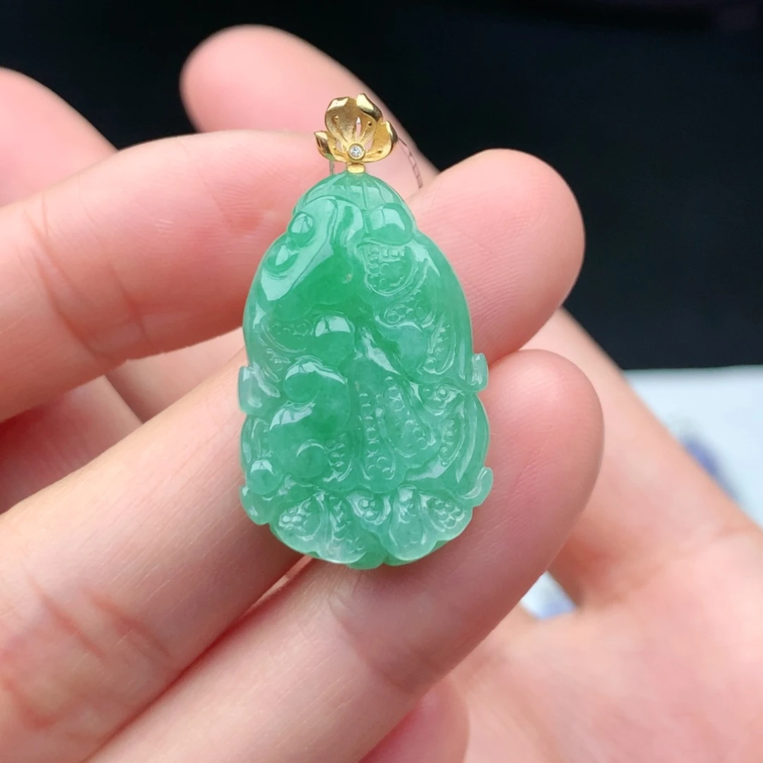 翡翠18K金镶嵌颈饰