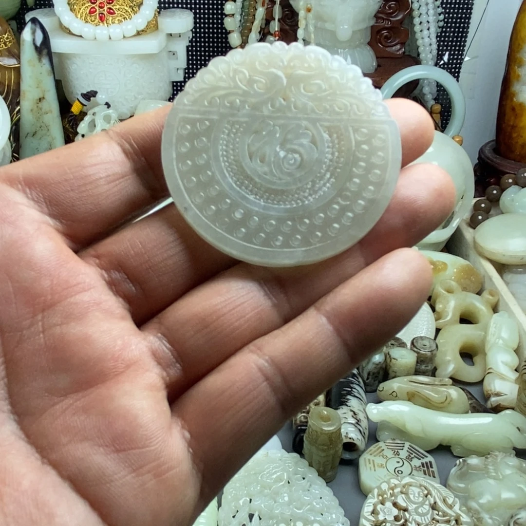 和田玉（糖玉）未镶嵌颈饰