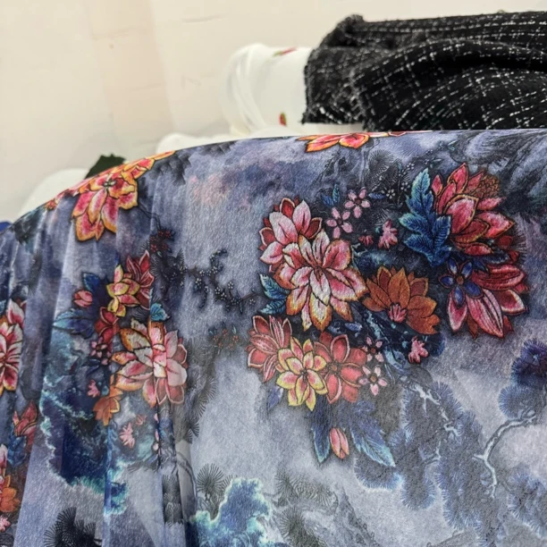 109  数码印花针织网纱面料10米价