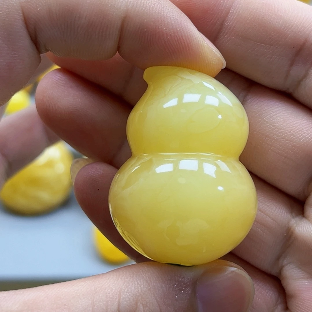 蜜蜡未镶嵌珠宝奇石