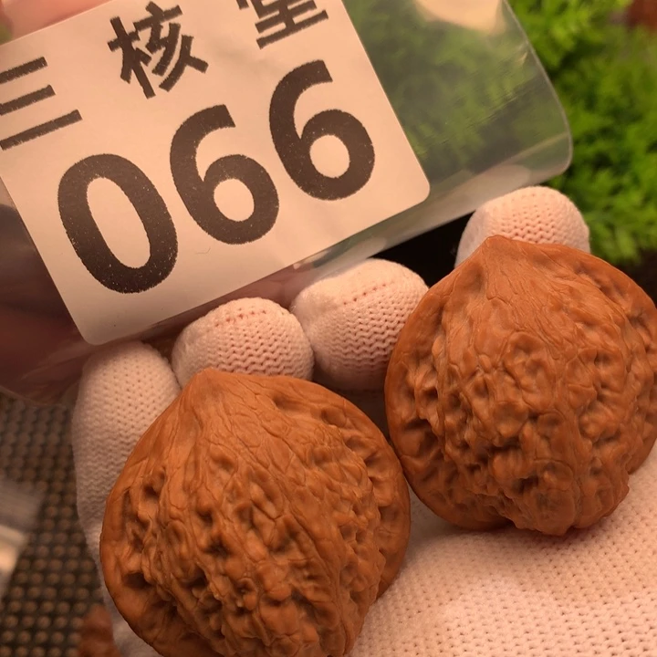 小****文玩核桃吊坠七步沟37