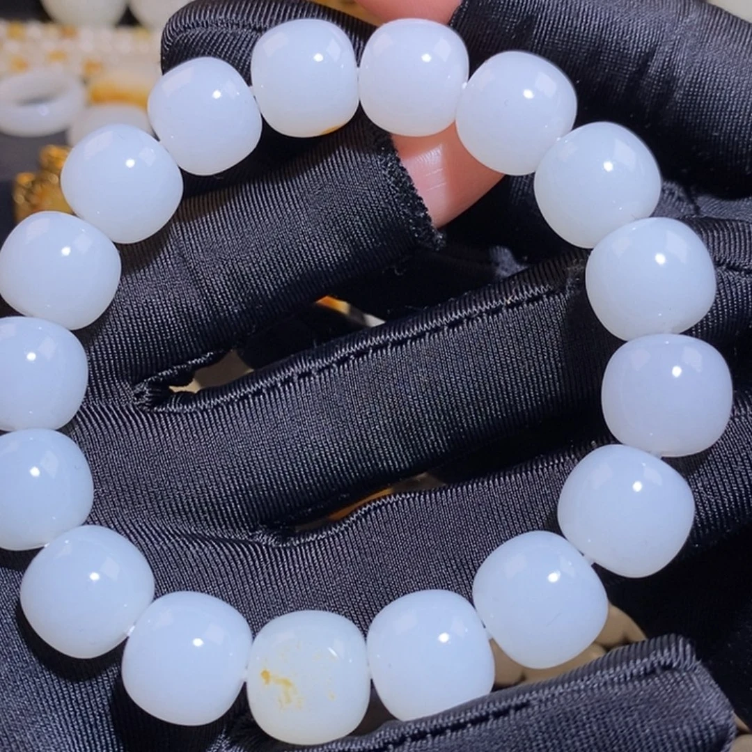 枫***叶和田玉未镶嵌手链