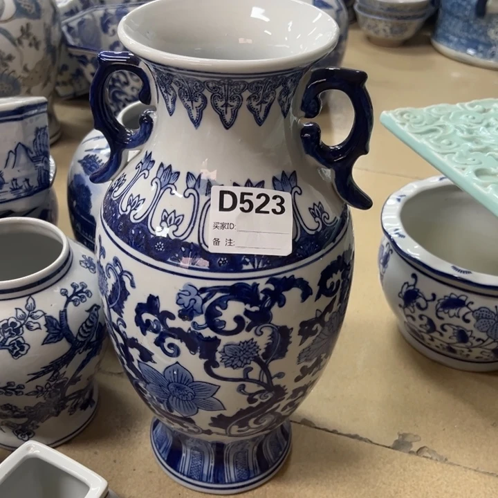 瓷片微瑕陶瓶。。。。。。。。。。。。。。。