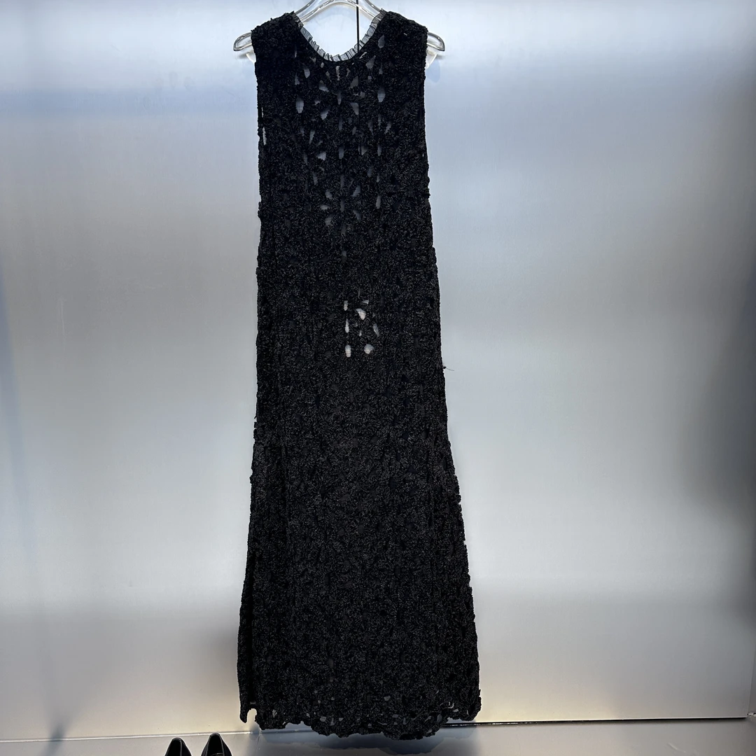 1O452-DR03露背镂空连衣裙