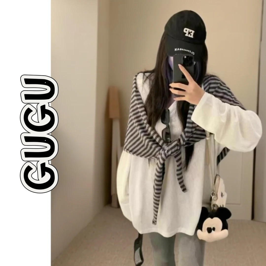 遛弯儿长袖T恤搭配裤子和披肩套装