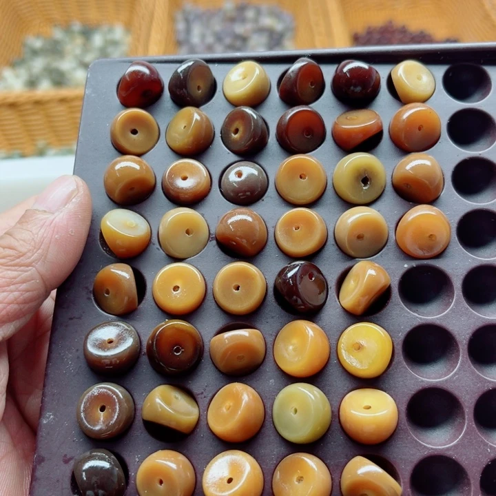 吊坠白玉菩提瑕疵13风化蒜瓣54颗