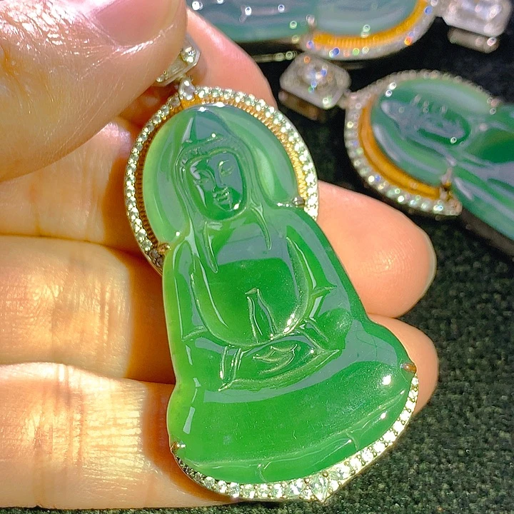 翡翠未镶嵌颈饰翡翠