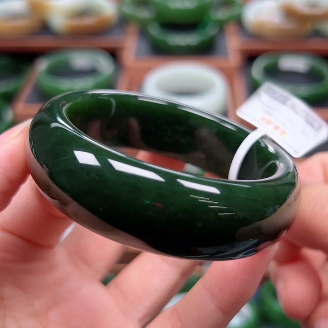 未镶嵌手镯和田玉（碧玉）