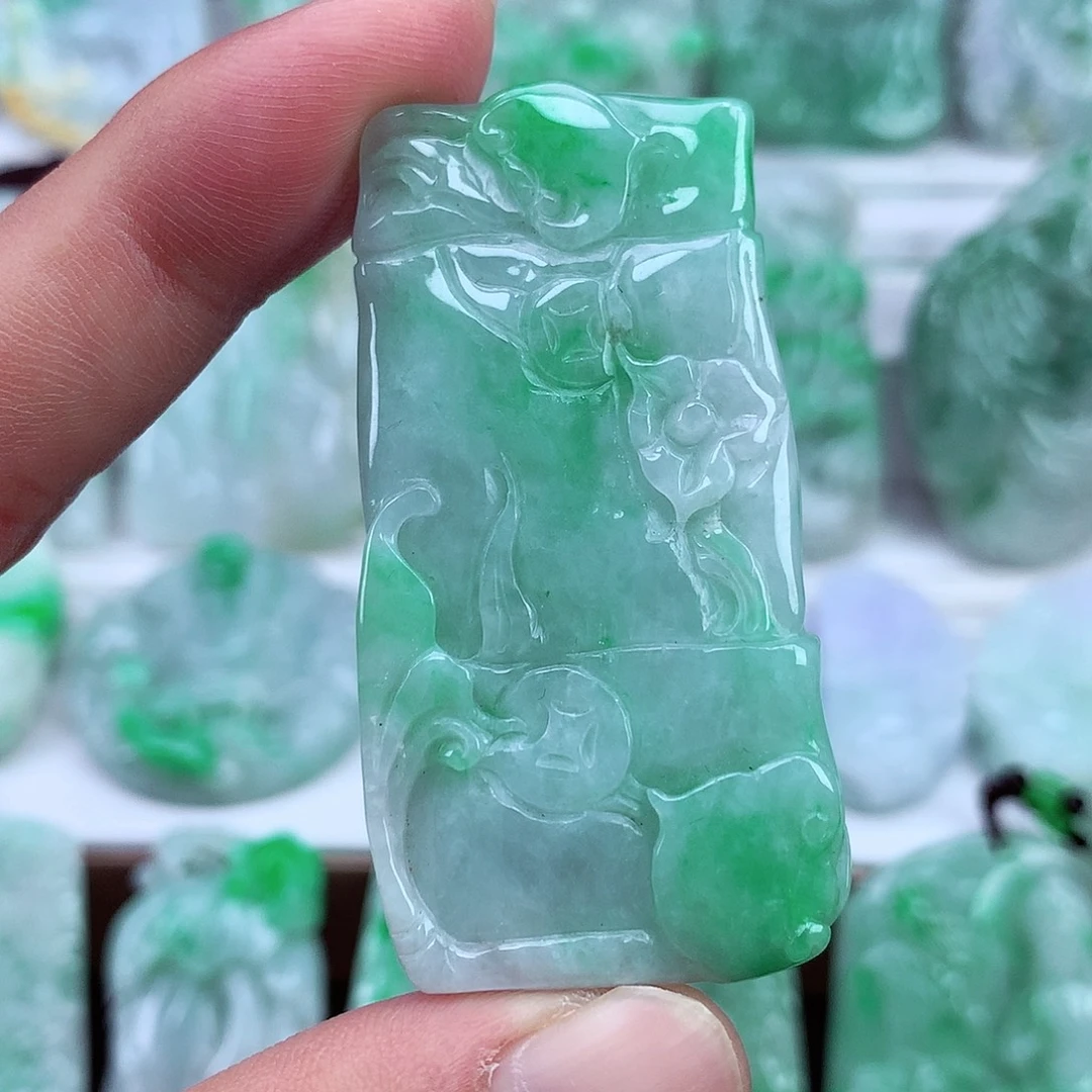 翡翠未镶嵌颈饰翡翠吊坠