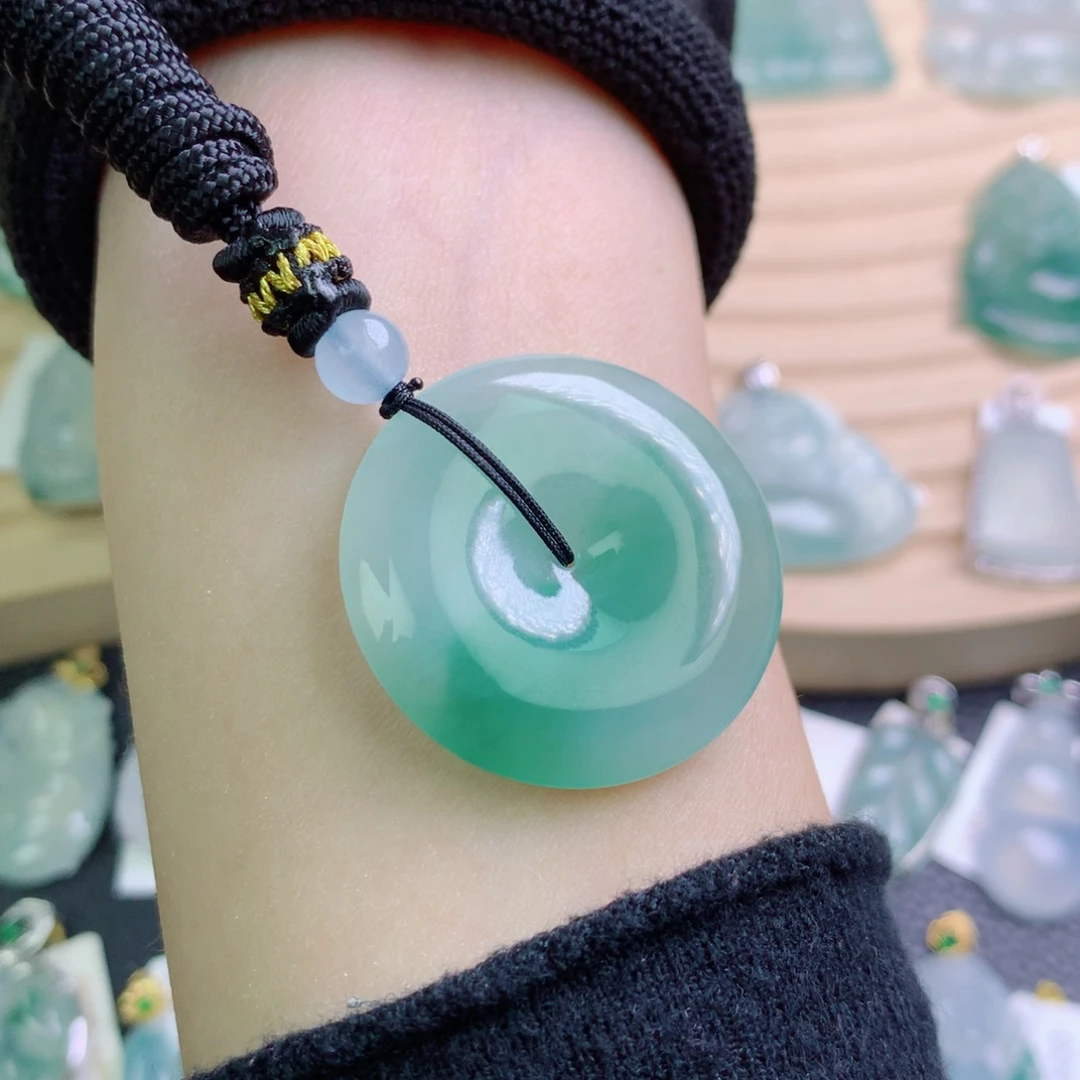 翡翠未镶嵌颈饰吊坠