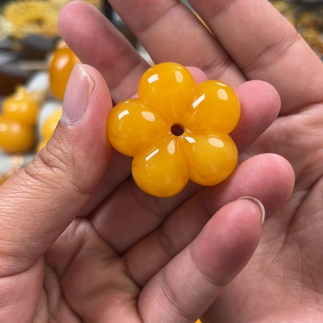 蜜蜡未镶嵌珠宝奇石