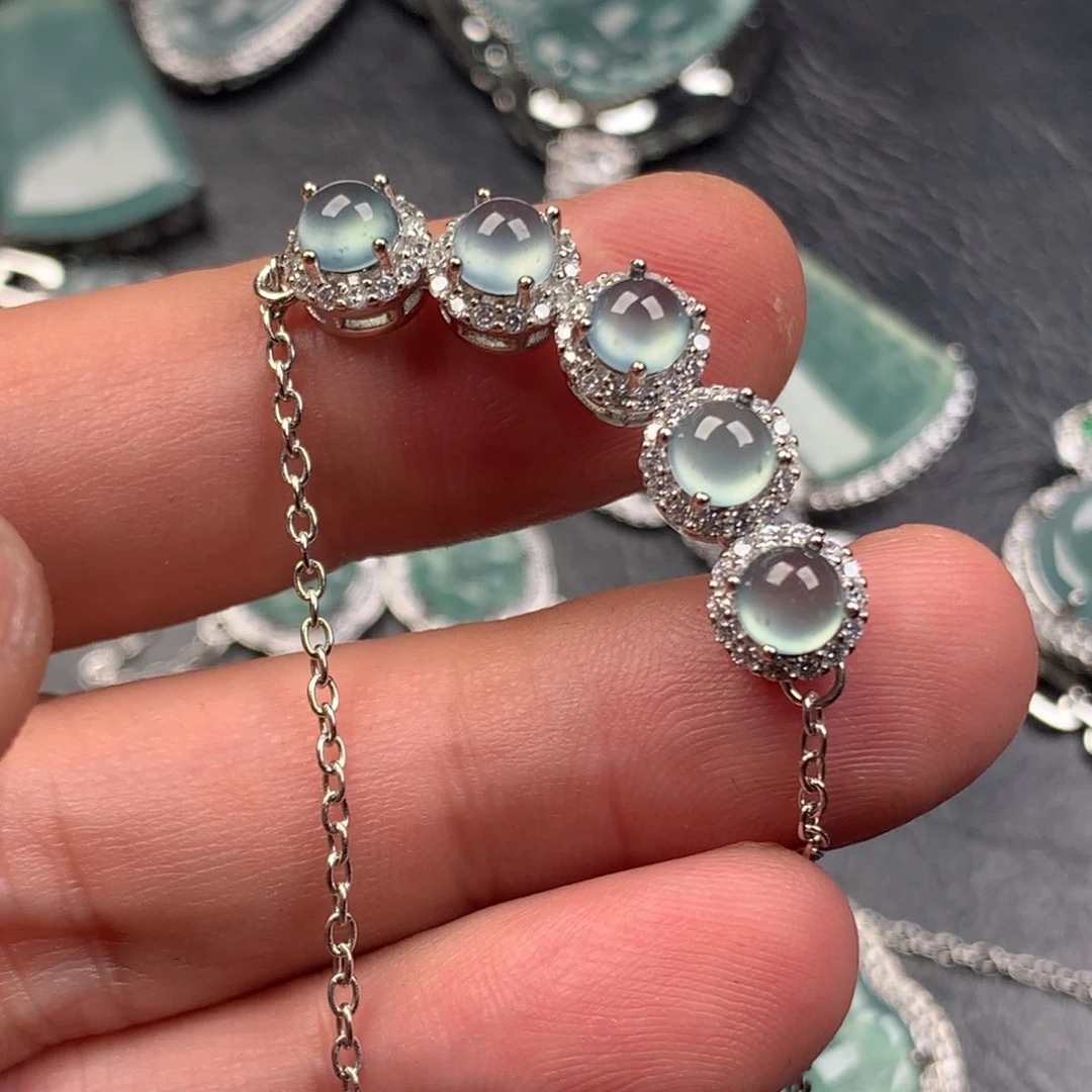 翡翠未镶嵌颈饰手链