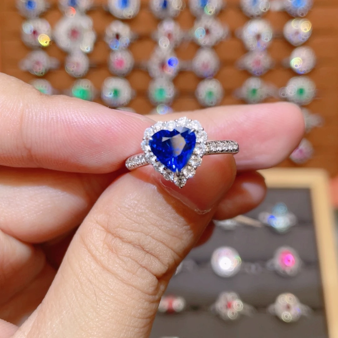 18K金镶嵌戒指蓝宝石2.01ct 皇家蓝