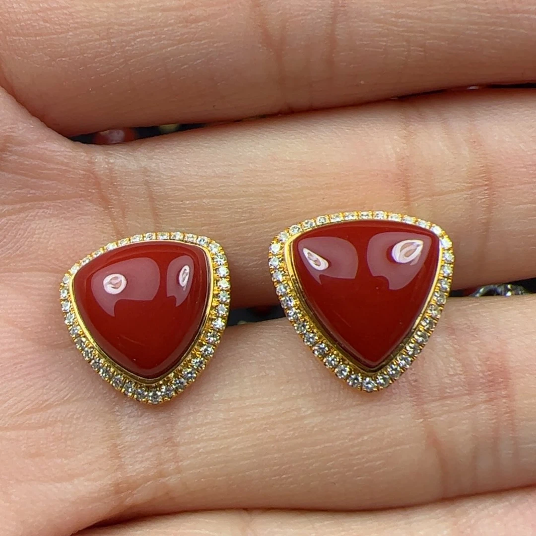 18K金镶嵌耳钉南红玛瑙