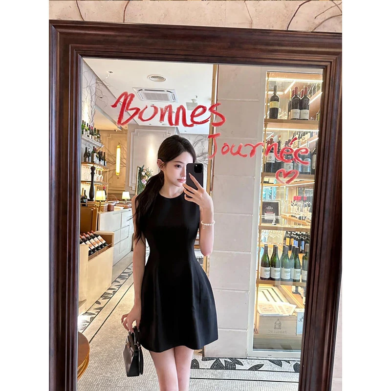 小个子气质修身无袖背心连衣裙女2025夏季黑色短裙收腰显瘦A字裙