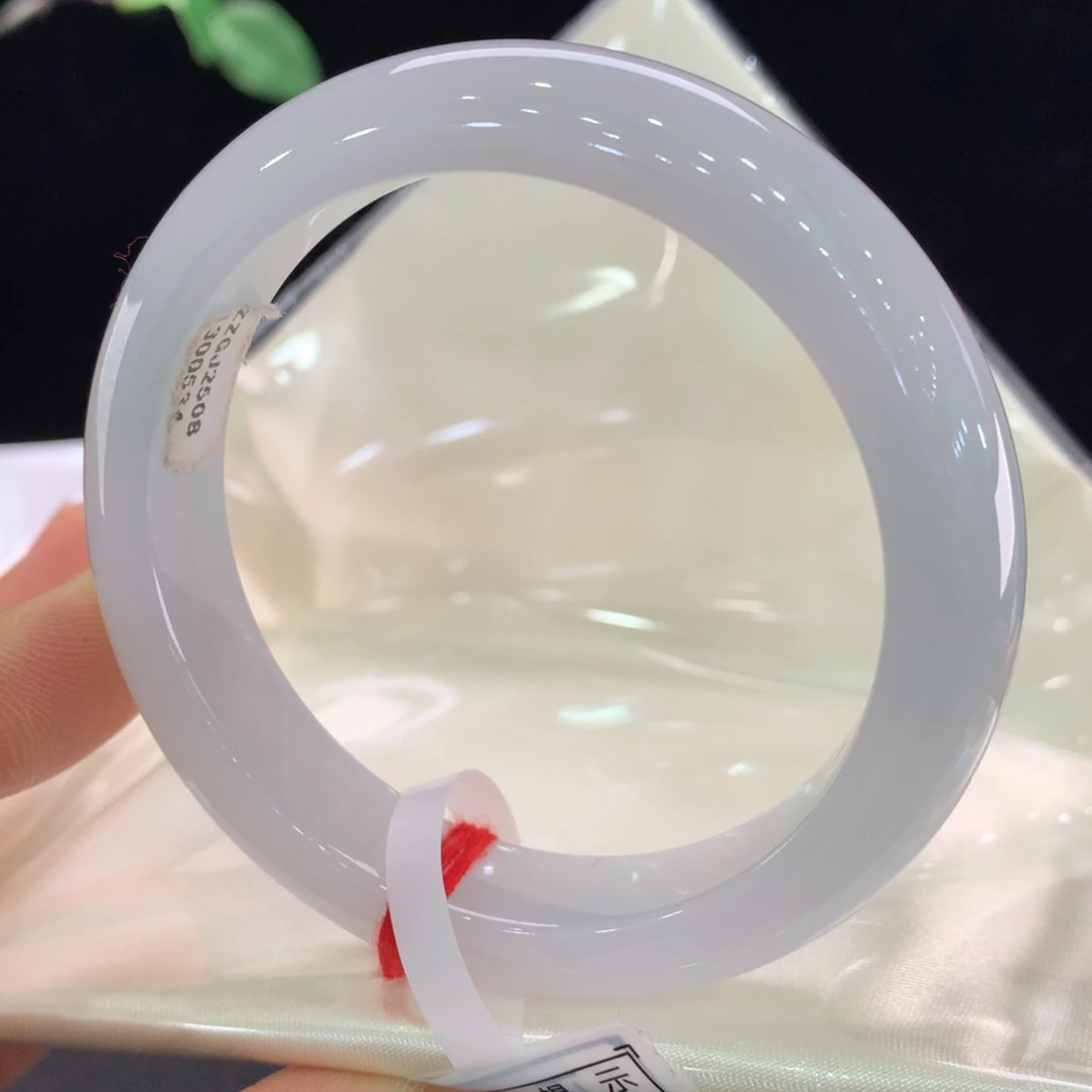 翡翠未镶嵌手镯0534