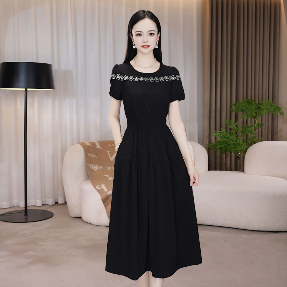 黑色连衣裙小个子长裙赫本风修身黑色方领时尚裙子小个子长裙