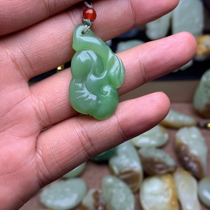 和田玉（糖玉）未镶嵌颈饰