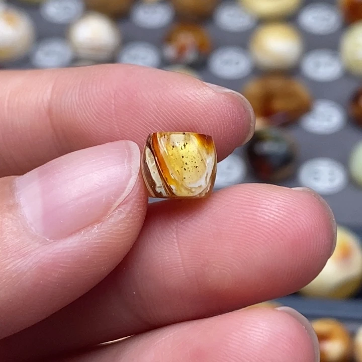 未镶嵌琥珀珠宝奇石-直切7.8