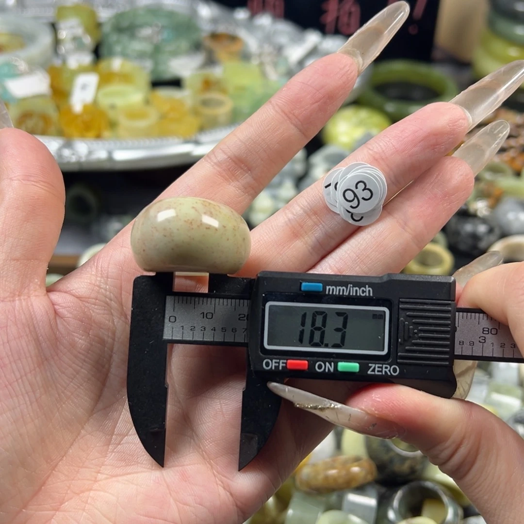 蛇纹石玉未镶嵌戒指
