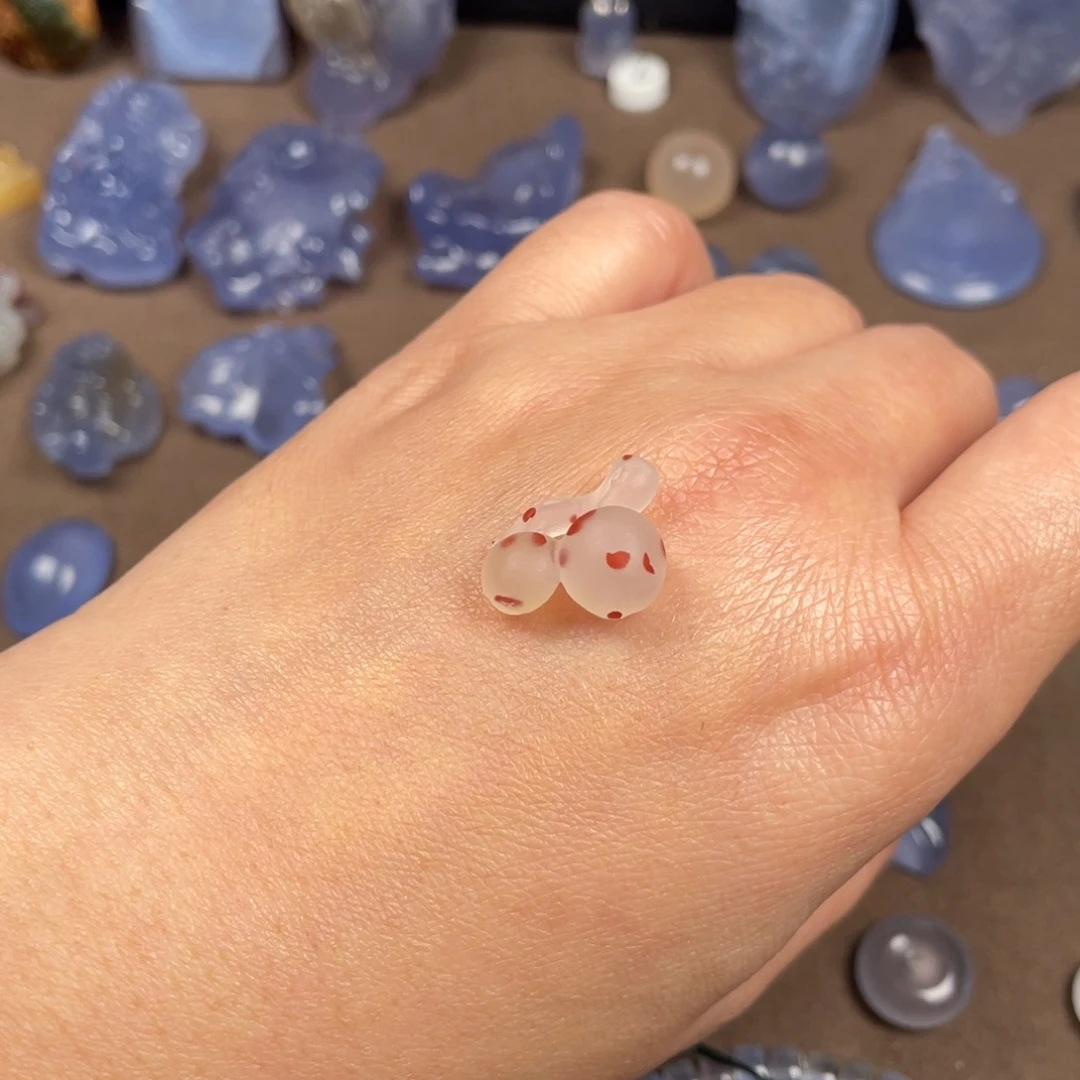 用***3玛瑙/玉髓未镶嵌颈饰糖心草莓点苹果拍三发一