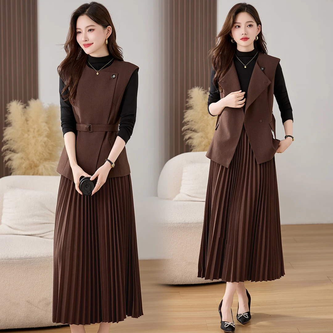 收腰西装马甲百褶打底三件套女2025秋季新款大方得体穿搭一整套