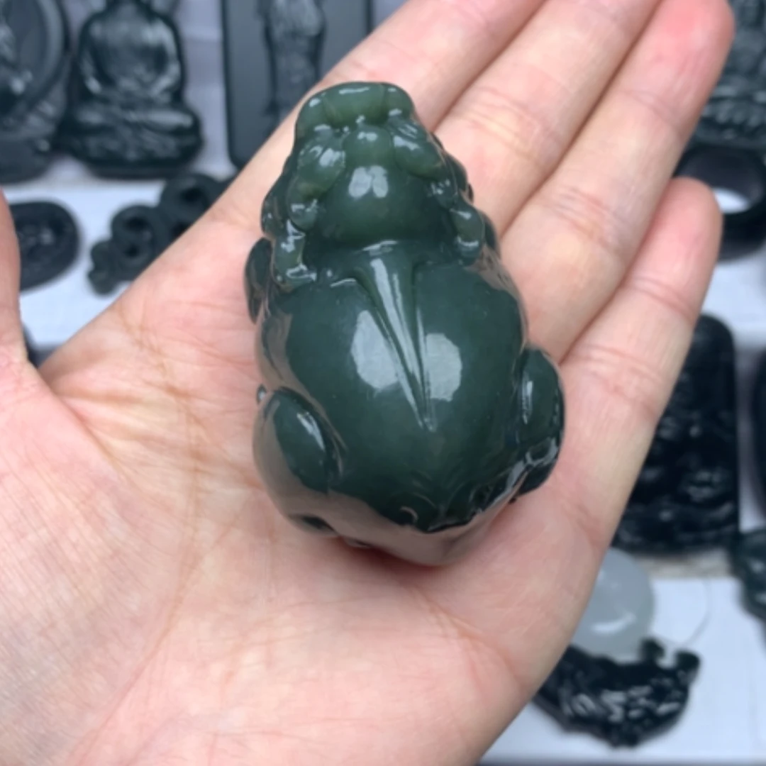 【闪购商品】和田玉颈饰未镶嵌双面雕刻