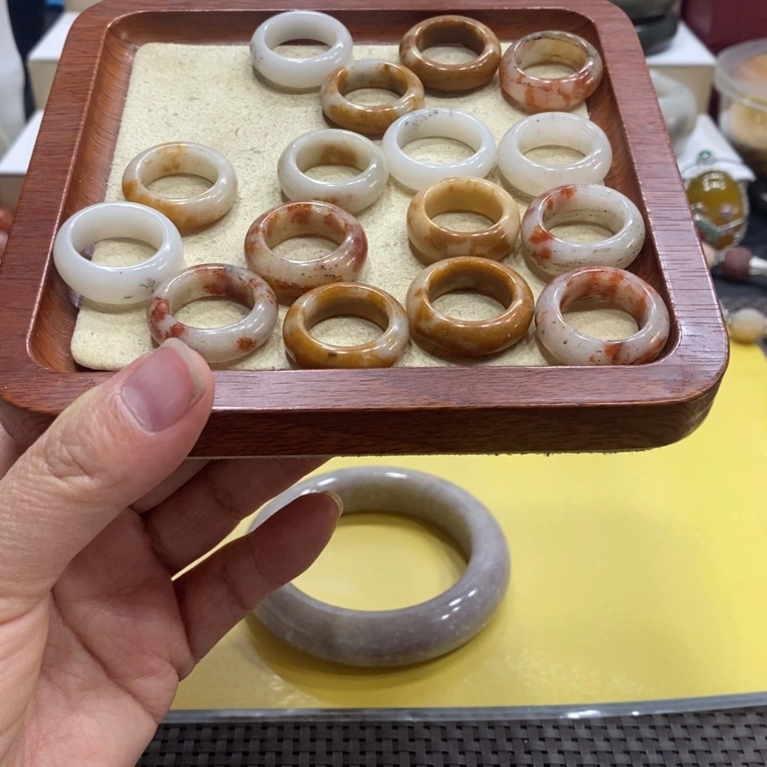 石英质玉未镶嵌手镯