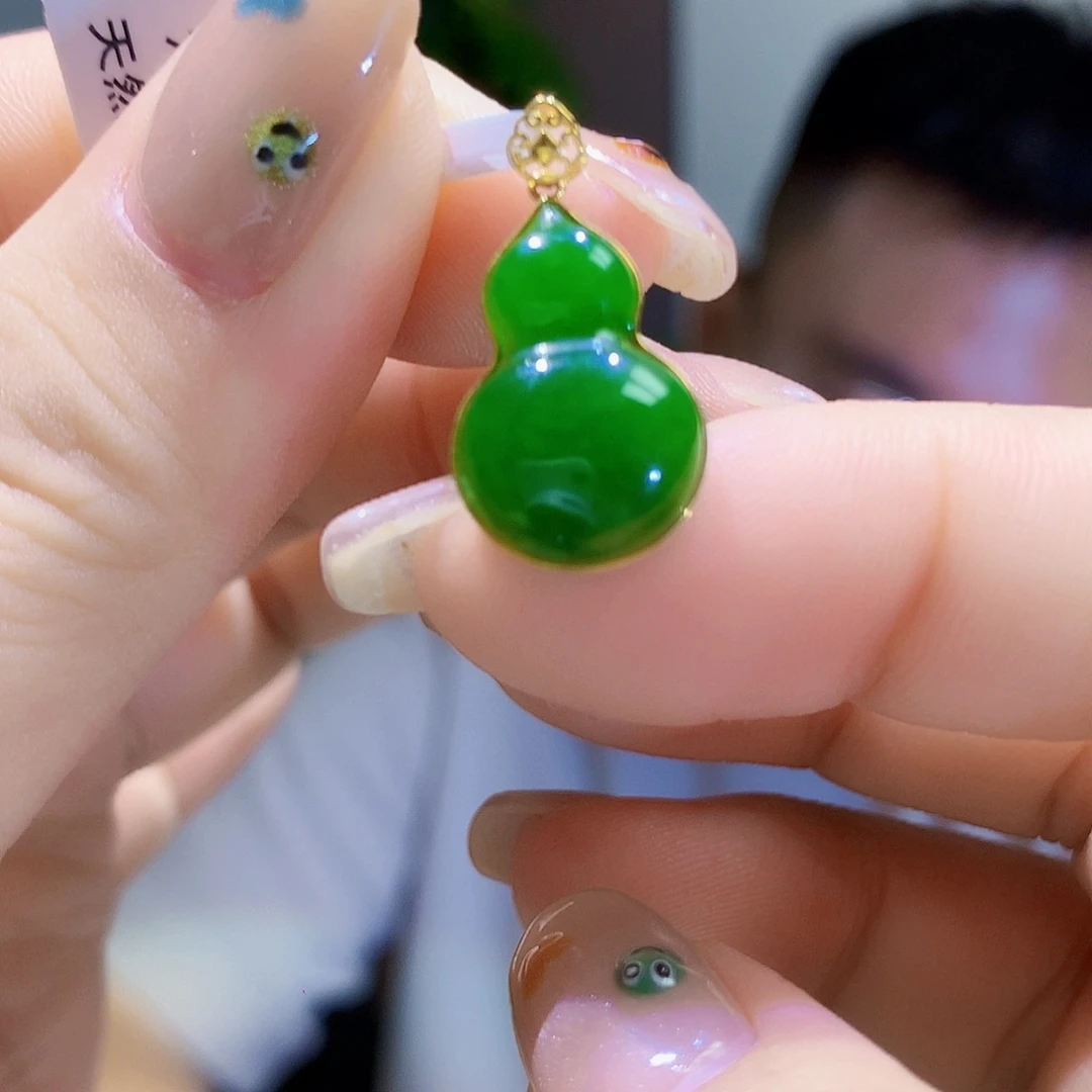 和田玉（碧玉）18K金镶嵌颈饰