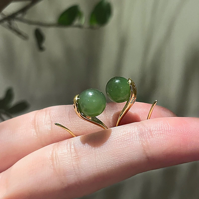 琳琯瑛和田玉 925银碧玉高跟鞋耳钩 约8mm