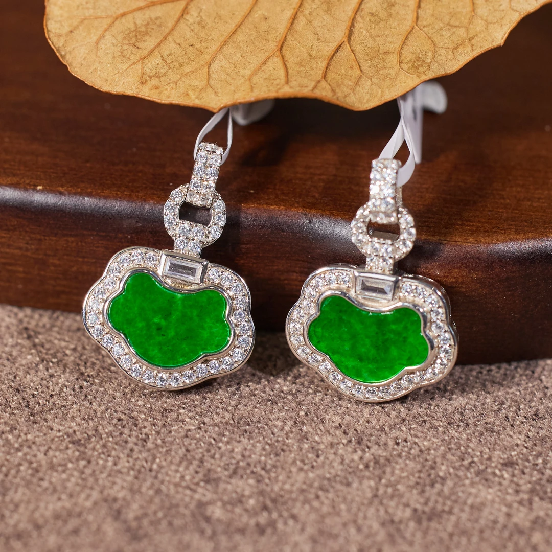 【歪歪】牛头*翡翠吊坠*S925银镶嵌（多样性发其一）W0784