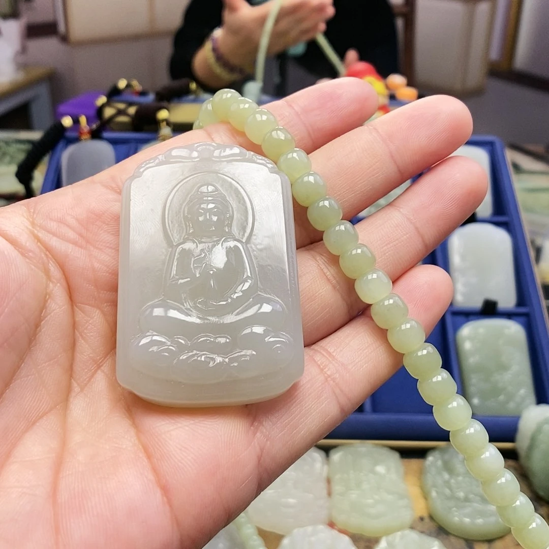 和田玉颈饰未镶嵌倔****铜