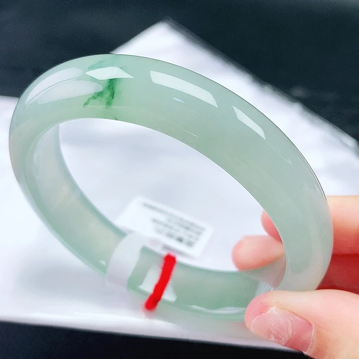 翡翠未镶嵌手镯55贵妃