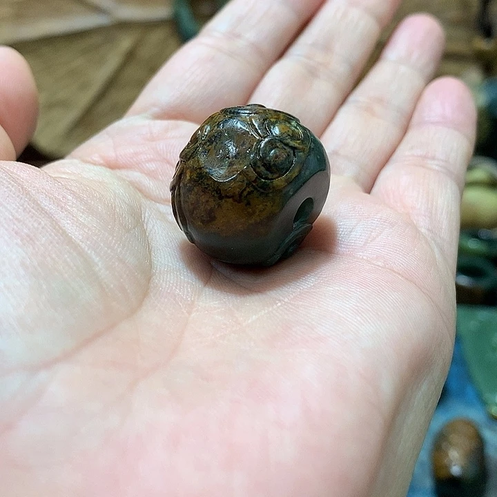 未镶嵌岫岩河磨玉（透闪石质玉）挂件仁*