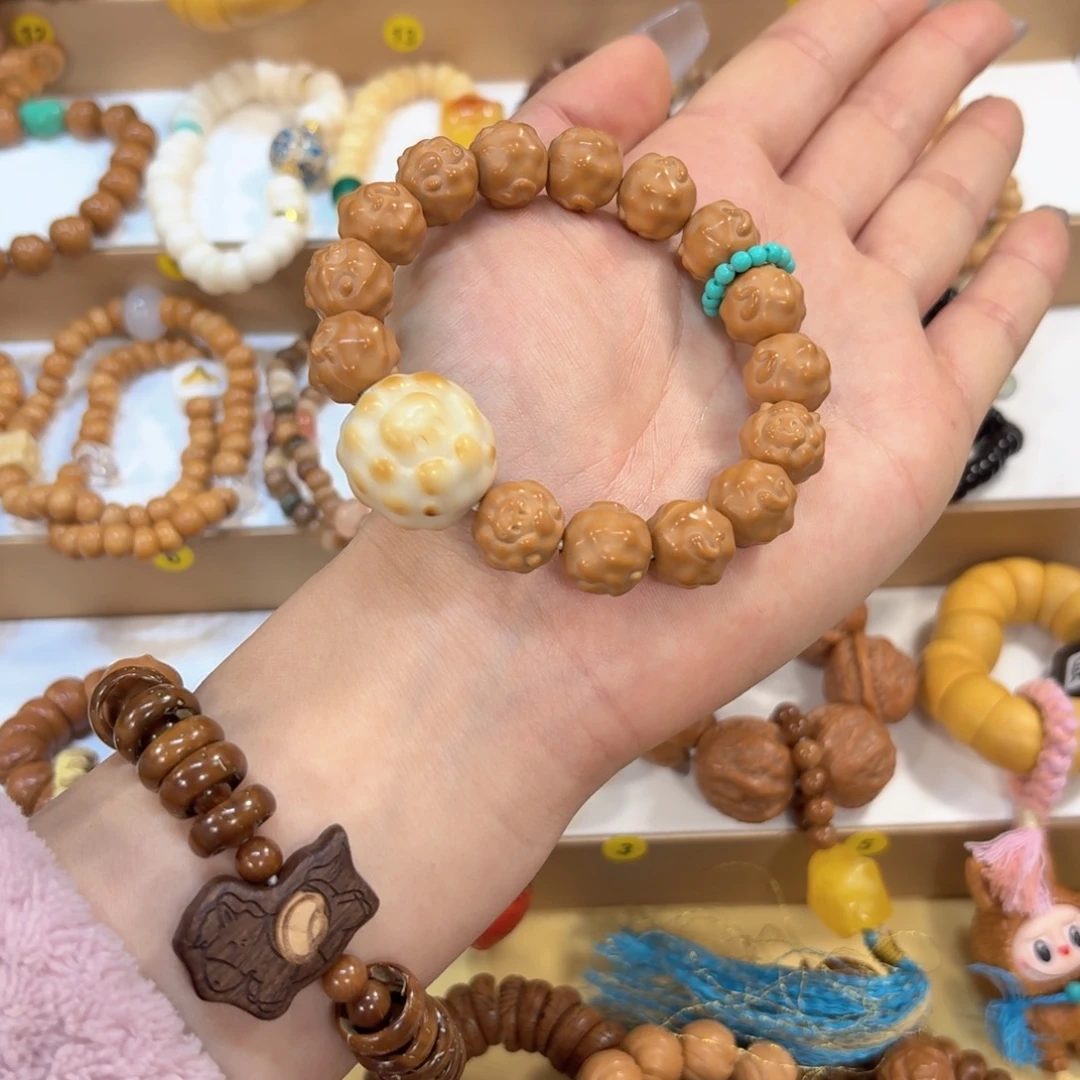 吊坠星月菩提全品猴头小羊手串