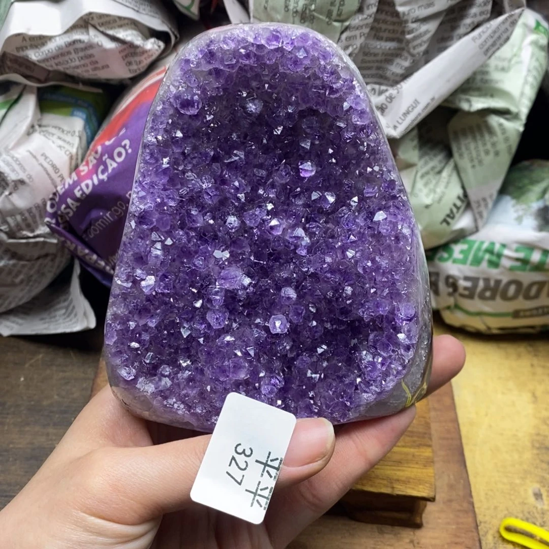 紫晶乌拉圭未镶嵌