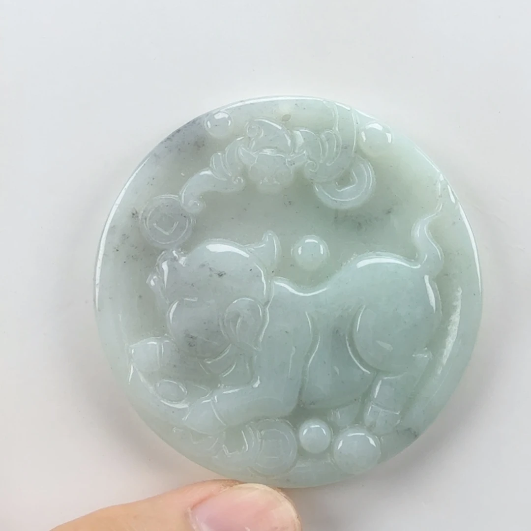 翡翠挂件未镶嵌翡翠
