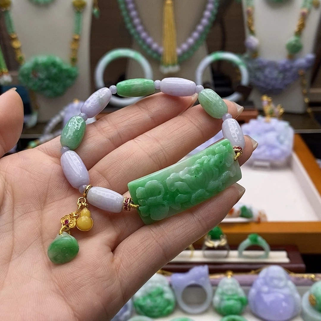 颈饰未镶嵌翡翠天然