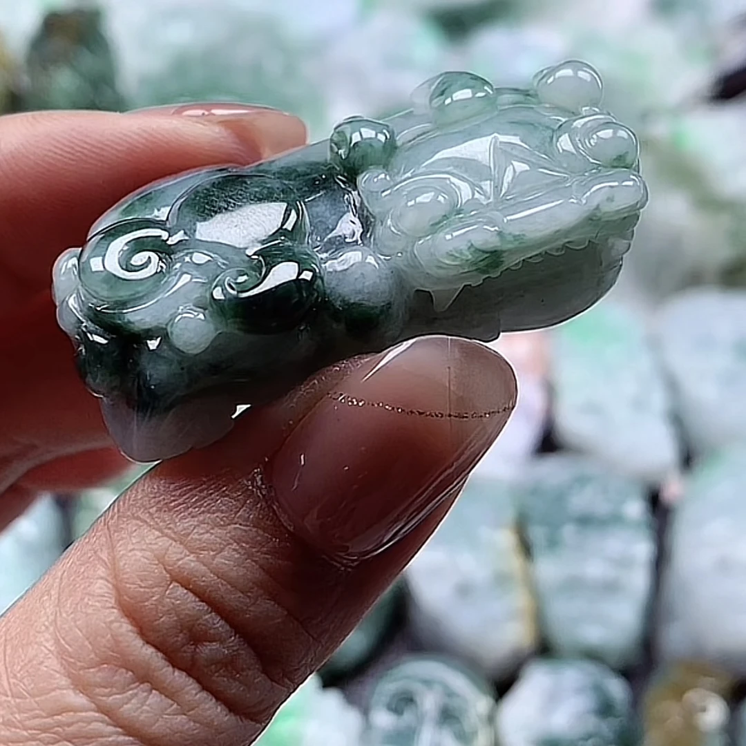 缅甸天然A货翡翠吊坠17